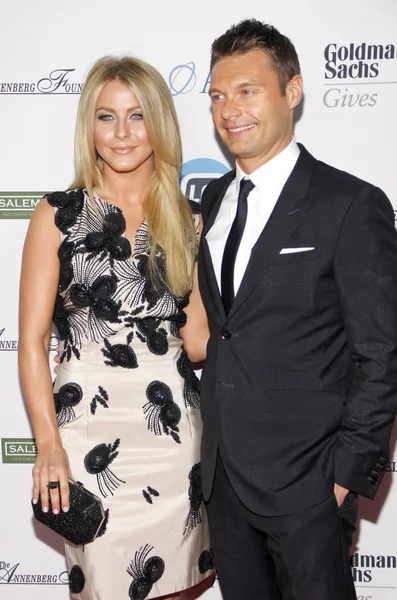 Julianne Hough and Ryan Seacrest — Stock fotografie