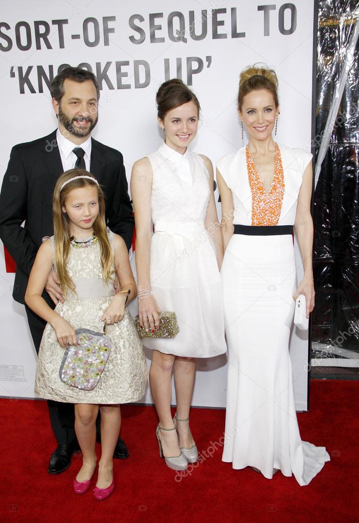 Judd Apatow, Maude Apatow, Iris Apatow and Leslie Mann – Stock Editorial  Photo © PopularImages #95612240