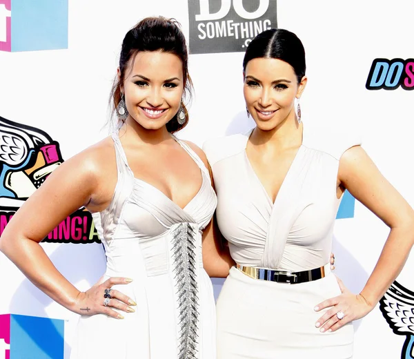 Demi Lovato i Kim Kardashian — Zdjęcie stockowe
