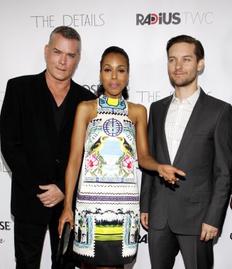 Ray Liotta and Kerry Washington