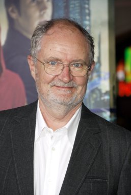 aktör Jim Broadbent