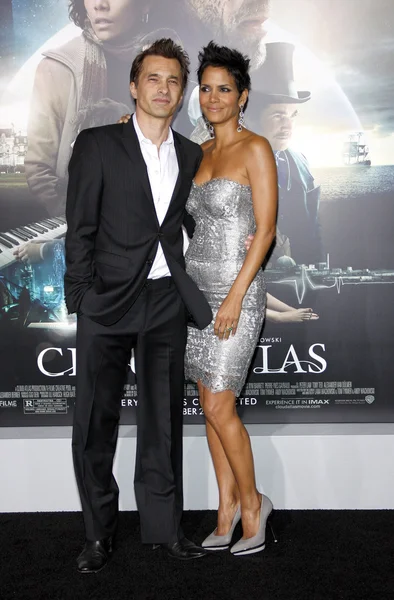 Olivier Martinez y Halle Berry — Foto de Stock