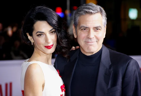 George Clooney ve Amal Clooney — Stok fotoğraf