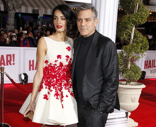 George Clooney ve Amal Clooney — Stok fotoğraf