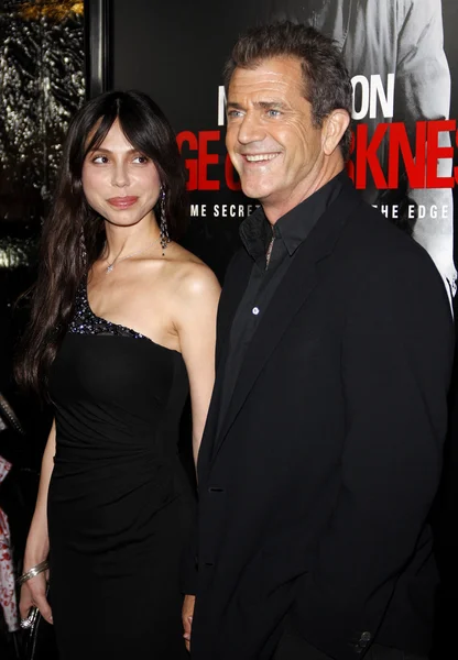 Mel gibson und oksana grigorieva — Stockfoto