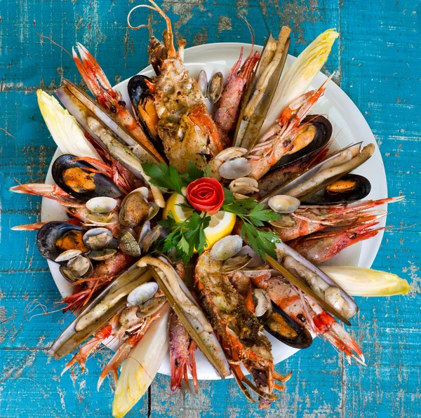 Deniz ürünleri yemek mavi ahşap tablo