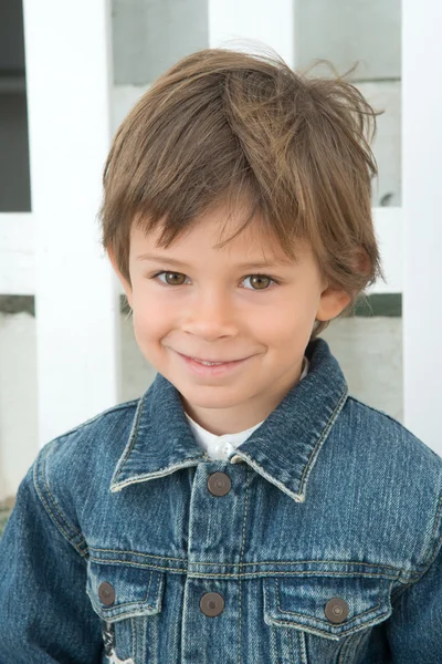 Niño cara alegre primer plano —  Fotos de Stock