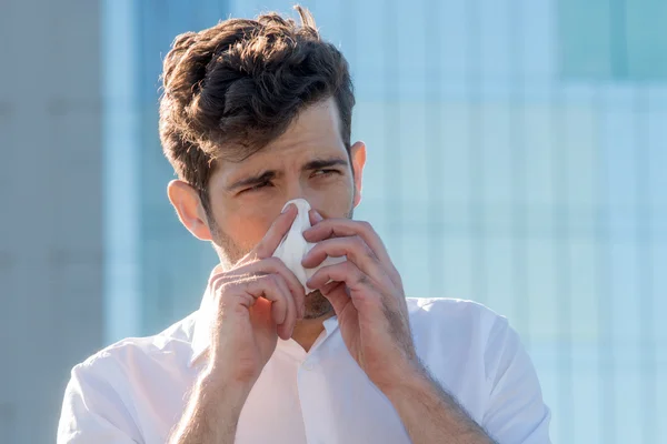 burnunun mendil adam