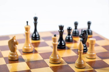 Satranç arka planı. Satranç oyunu, ahşap satranç tahtası arka planı. 