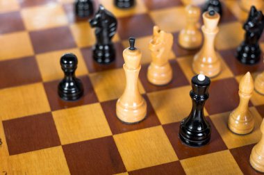 Satranç arka planı. Satranç oyunu, ahşap satranç tahtası arka planı. 