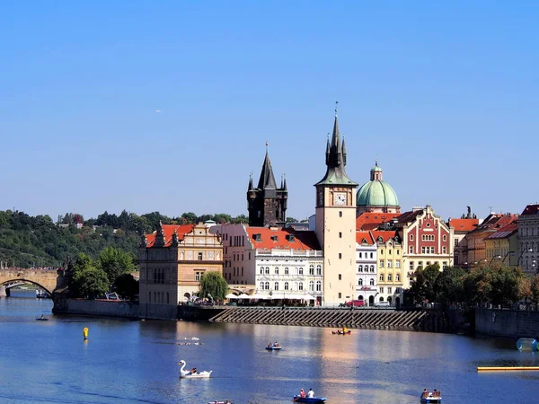 Blick Auf Prag Vom Dampferdeck Historisches Stadtzentrum Moldaupanorama Sonniger Sommertag — Stockfoto