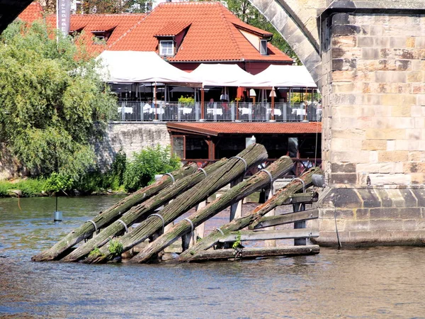 Widok Pragę Pokładu Parowca Historyczne Centrum Miasta Panorama Wełtawę Słoneczny — Zdjęcie stockowe