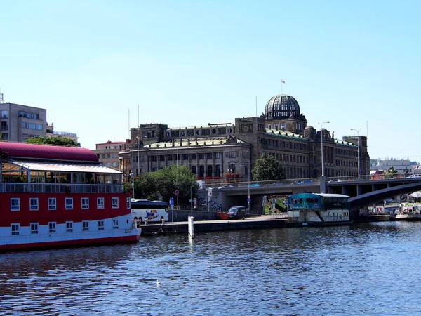 Uitzicht Praag Vanaf Het Dek Van Een Stoomboot Historische Binnenstad — Stockfoto