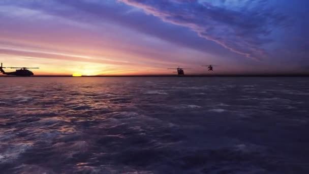 Een zonsondergang boven een watermassa — Stockvideo