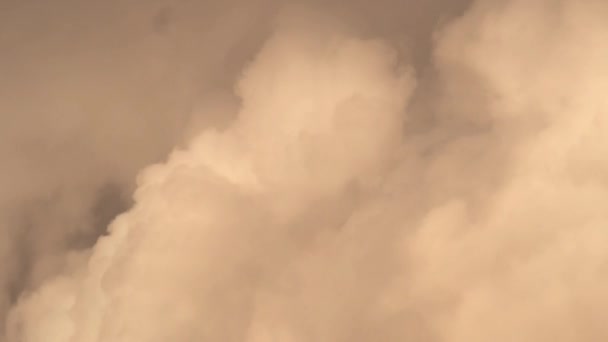 Un cielo lleno de mucho humo — Vídeos de Stock