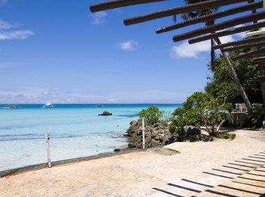 Su, Boracay Adası kayalarda ile plaj