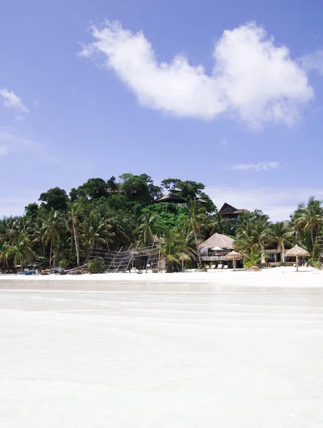 Palm fa, a fehér homokos és türkizkék tengervíz, Fülöp-szigetek, Boracay — Stock Fotó