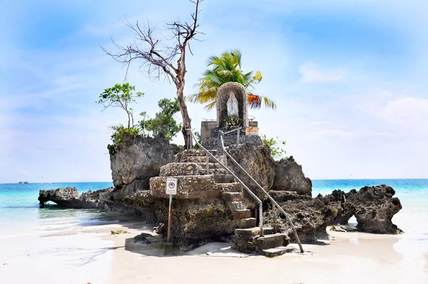 La roca de Willy en la isla Boracay, Filipinas —  Fotos de Stock