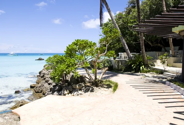 Playa con rocas en el agua, Isla Boracay —  Fotos de Stock