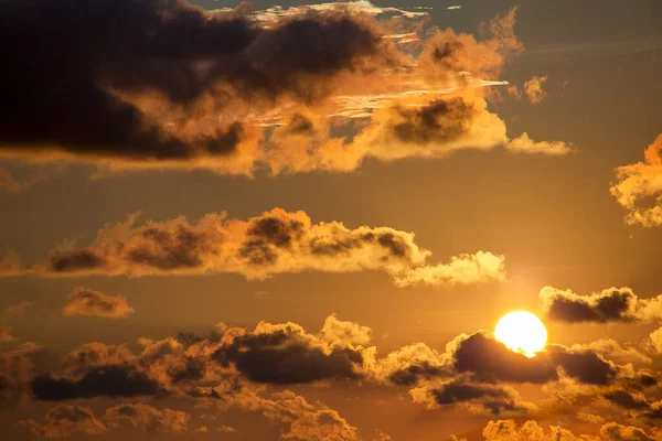 Багаторазове Перебування Жовтого Сонця Під Час Заходу Сонця Над Карибським — стокове фото