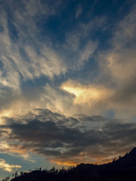 Astonishing Cirrus Clouds Formation Sunset Andean Mountains Central Colombia Vertical — Stock Photo, Image