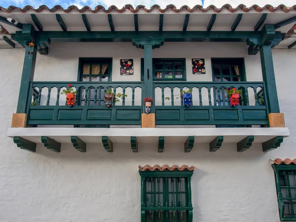 Panelas Plásticas Decorativas Feitas Garrafas Plástico Uma Varanda Colonial Uma — Fotografia de Stock