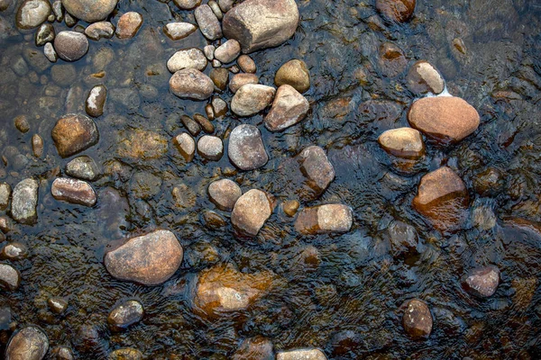 Κορυφή Φωτογραφία Των Βράχων Του Ποταμού Συλλαμβάνονται Στο Valle Ποταμού — Φωτογραφία Αρχείου