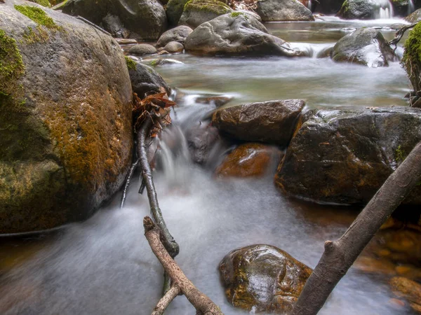 Exposición Múltiple Barranco Rocoso Ubicado Las Tierras Altas Cerca Del —  Fotos de Stock