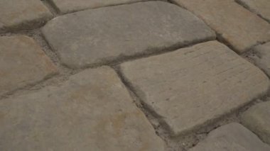 Kaldırım Taş Yol Kutsal Dormition Kiev-Pechersk Lavra Ukrayna Kiev Kış Gündüz bir Dormition Katedrali için Sarı Kare Taşlar Way ile Döşendi