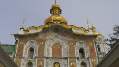 Dormition İnsanlar Katedrali Görüntüler Saints Halos Kutsal Dormition Kiev-Pechersk Lavra Ukrayna Kiev ile Avluya Giriş Kemer bir Duvar Fretwork