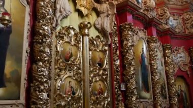 Poltava Bölgesi Ukrayna'da Bir Aziz Altın Dekor Erkek Manastırı Mary Simge simgeMasyon Mgar Transfiguration Manastır Günü Görüntüler Katedrali ile Duvar