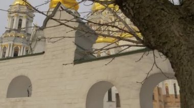 Duvar duvar kutsal Dormition Kiev-Pechersk Lavra mimari bir Ortodoks deliklerden Dormition Katedrali görünümünün Panoraması Ukrayna kilise