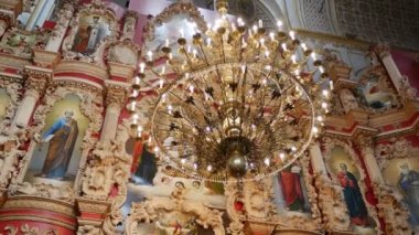 Lamba katedral tavan içinin Mgar kurtarıcı-başkalaşım Manastırı günü Mary'nin simge Poltava bölge Ukrayna dini görüntüleri kare oyma