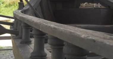 Eski Kürek Tekne Kurulu, Kürek Shallop, Tekne Shed altında, Bir Slipway Yelken ile, Tekne Rampası, Lansmanı, Rowlocks Kürekler, Korkuluk, Kiev Russ