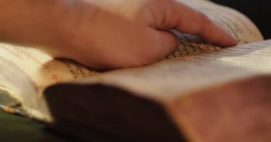 El Dokunur Eski Kitap Paterik Kiev-Pecherska Lavra Eski-Slav Tarzı Gravürler Yazma Resimleri Kitap Sayfaları Dönüm Rahiplerin Yaşam Episodes