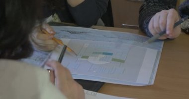 Öğrencilerin El Mimari Çizimler Çizimleri Sınıflar Da Kağıt Üzerine Çizilmiş Şema Mimarlık Fakültesi Dershane