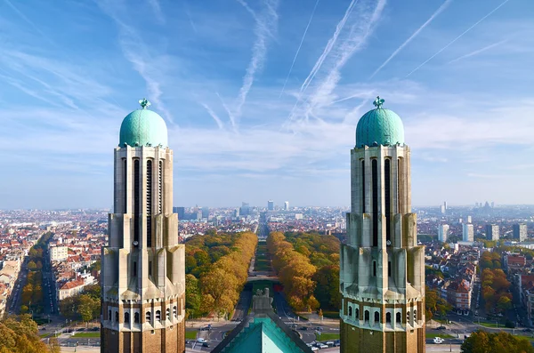Bruxelas - Perspectivas do telhado da Basílica Nacional do Sagrado Coração para o bairro financeiro — Fotografia de Stock