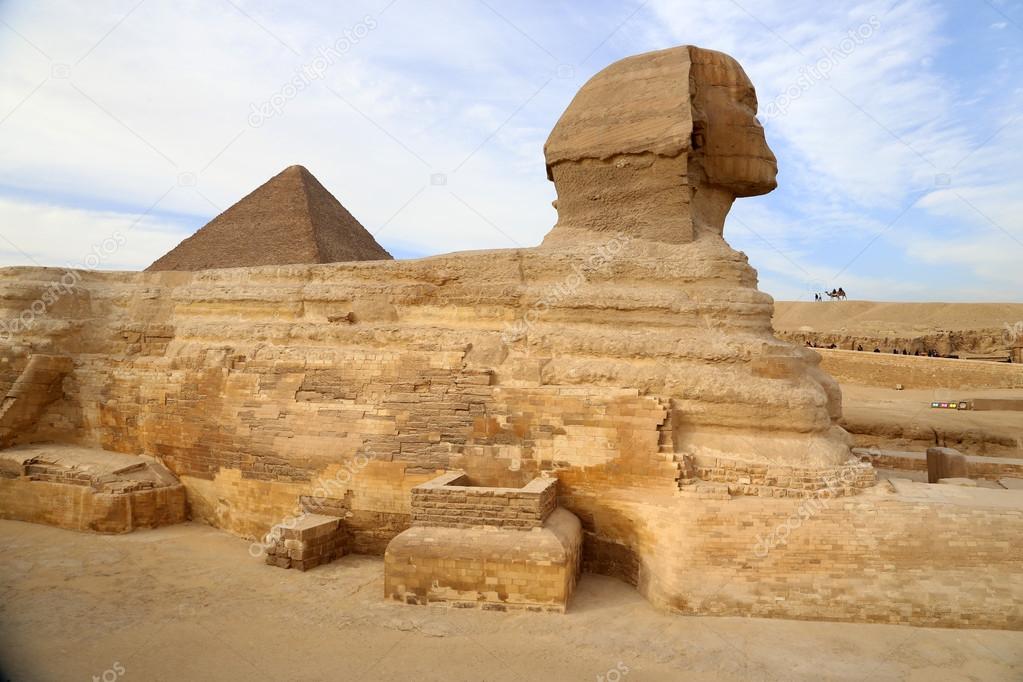Profile of the Great Sphinx including the pyramid, Giza, Egypt