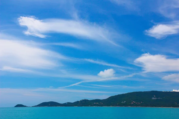 Modrá obloha ostrov — Stock fotografie