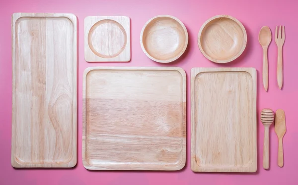 Sekelompok piring kayu dan mangkuk — Stok Foto