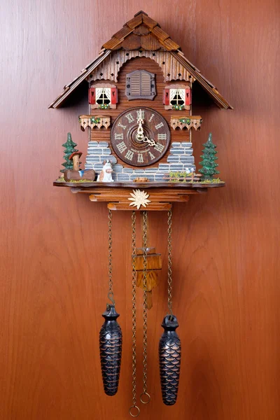 Cuckoo clock with birdie — Stock Photo, Image