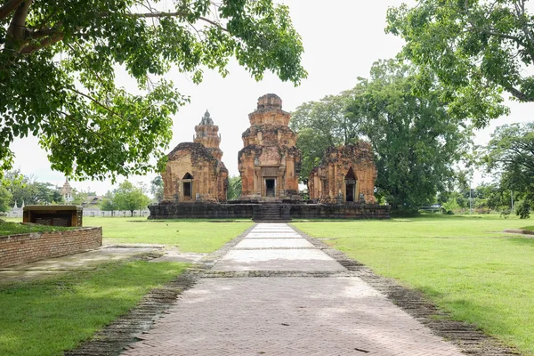 Castle rock templet i sikhoraphum, surin, thailand — Stockfoto