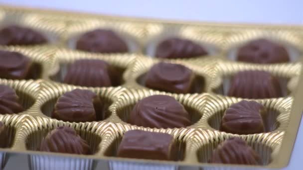 Czekolada Zestaw Cukierków Różne Słodycze Czekoladowe Pudełko Czekoladek — Wideo stockowe