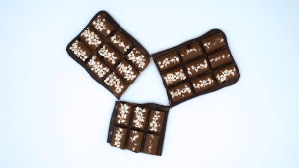 Csokoládé Sáv Fehér Alapon — Stock videók