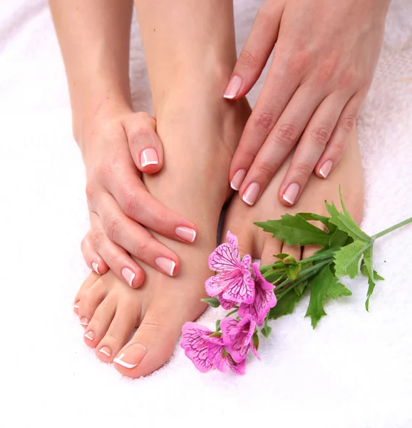 Foto primo piano di una bella piedi femminili con pedicure — Foto Stock