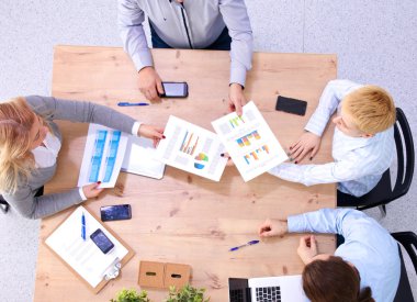 iş adamları beyaz arka plan üzerinde birlikte çalışma grubu