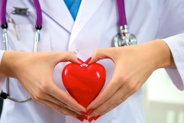 Bilinmeyen kadın doktor izole stetoskop ile yakın çekim