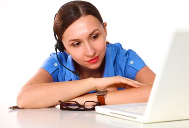 Dost canlısı kadın yardım hattı operatörünün parlak resmi