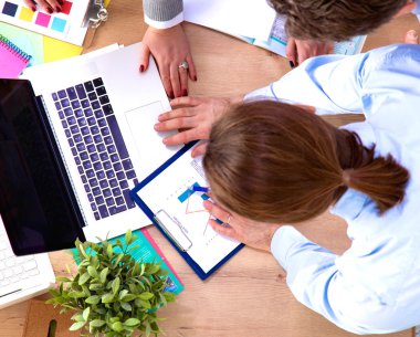 Tablo sallayarak, iş toplantısı akdi eller