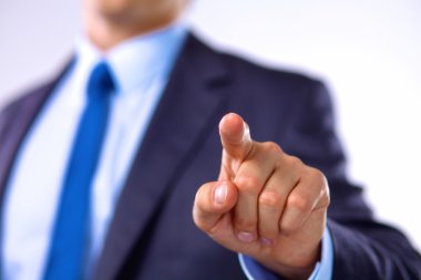 genç işadamı aşk için bir kartvizit ile elini tutar